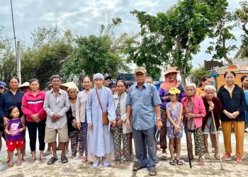 HÃY SỐNG CHẬM LẠI…