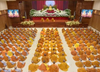 Lễ chư Phật rồi, thứ lại sám hối