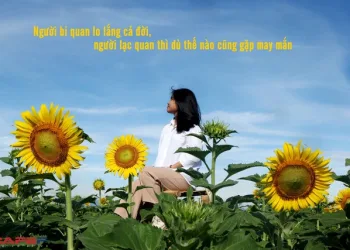 Nụ cười tỏa nắng thỏa lòng nhân gian… !