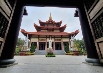 NGÔI CHÙA LÝ TƯỞNG