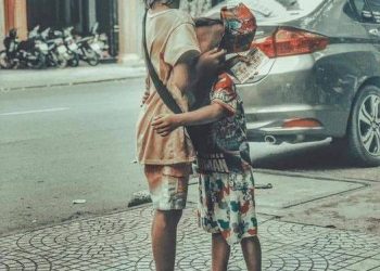 KHÔNG BẰNG MỘT ĐỨA TRẺ.