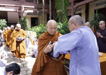 Cúng Dường Theo Quan Điểm Phật Giáo