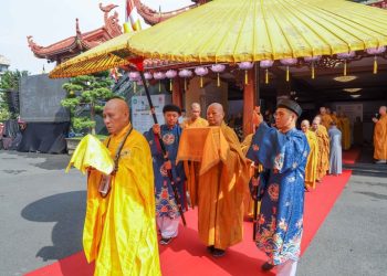 Cung thỉnh xá-lợi Trái tim Bồ-tát Thích Quảng Đức an vị tại tháp Đa Bảo – Việt Nam Quốc Tự